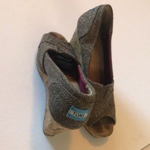 Brown shimmer wedge Toms